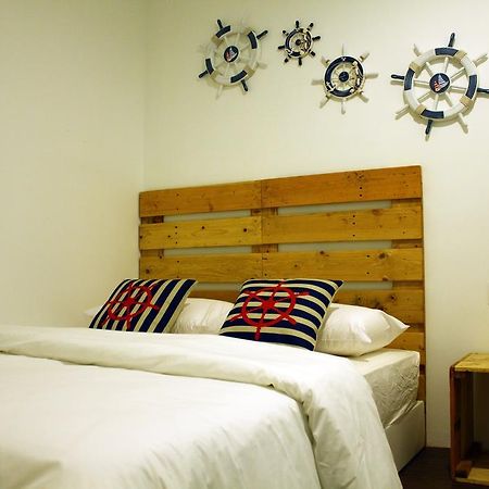 Roof Talk Theme Hostel Johor Bahru Quarto foto