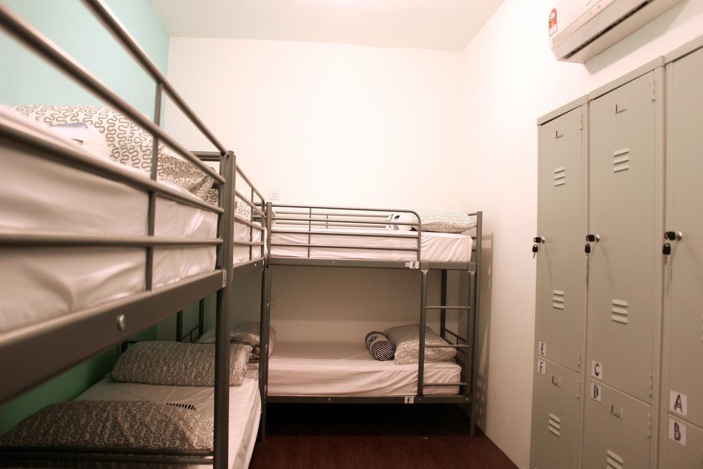 Roof Talk Theme Hostel Johor Bahru Quarto foto