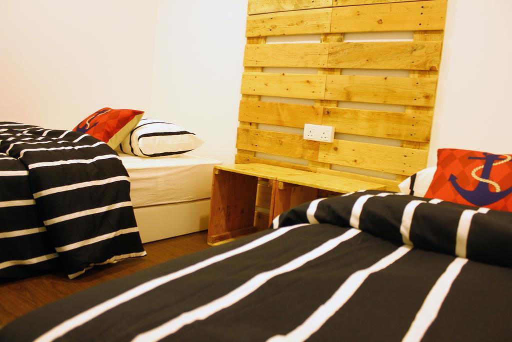 Roof Talk Theme Hostel Johor Bahru Quarto foto