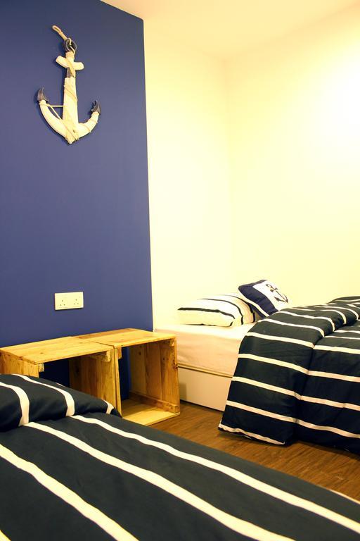 Roof Talk Theme Hostel Johor Bahru Quarto foto