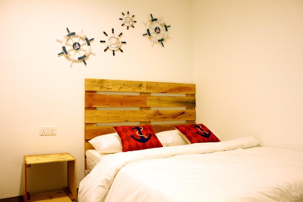 Roof Talk Theme Hostel Johor Bahru Quarto foto