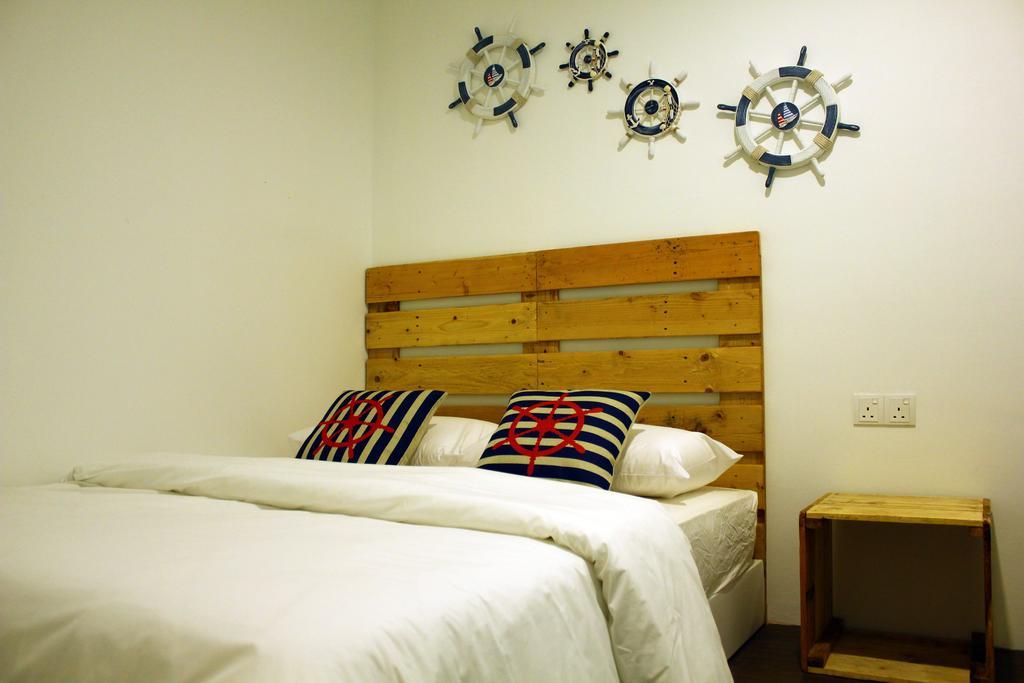 Roof Talk Theme Hostel Johor Bahru Quarto foto